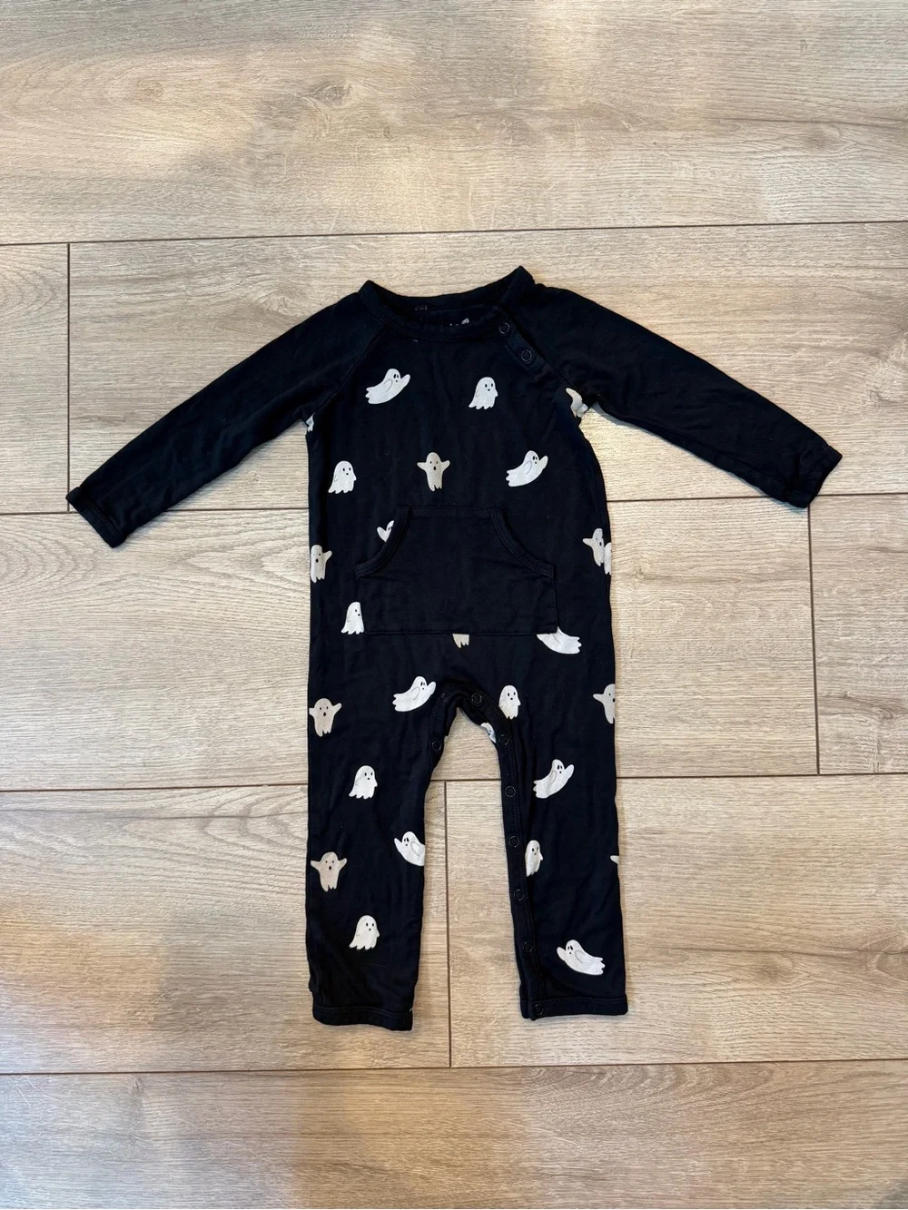 Kyte BABY Halloween Pajama Romper Black with White Ghosts